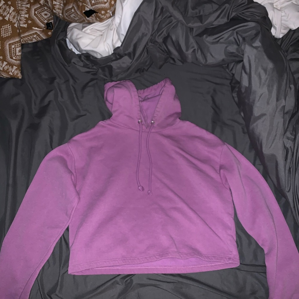 cropped sweatshirt
